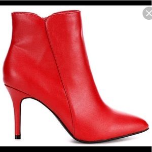 🔥RED🔥 Zigi SoHo pointed toe ankle boots size 9